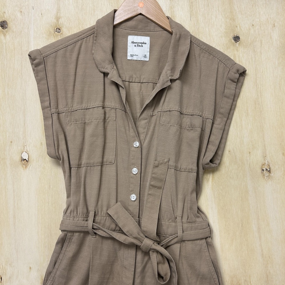 Abercrombie & Fitch Jumpsuit Womens XS Beige Short Sleeve Button Front Belted